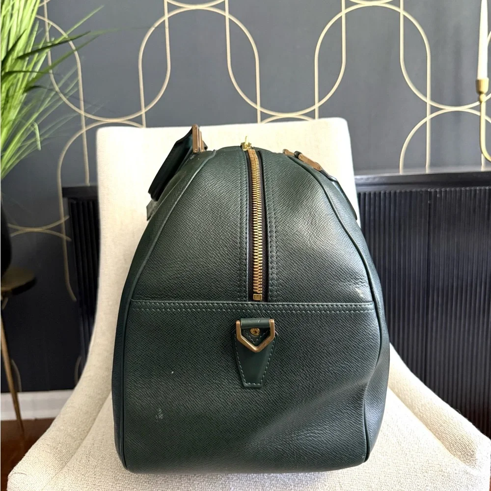 Authentic LOUIS VUITTON Taiga Kendall PM Episea green leather travel bag unisex
